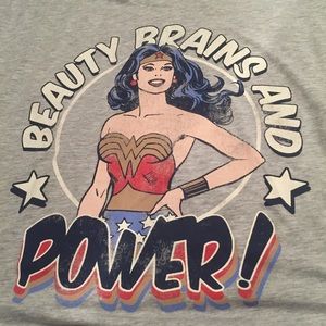 Wonder Woman Tee size Med. 7/9